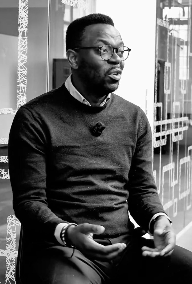 Rémy Muzembo en interview assise