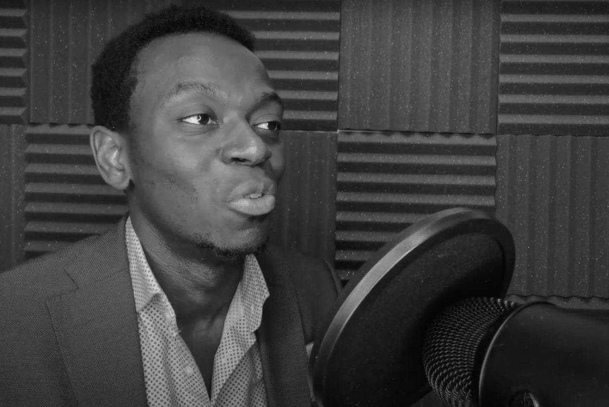 Rémy Muzembo au micro en podcast